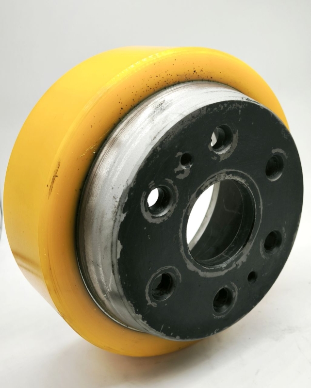 RUOTA RIVESTITA POLIURETANO 250X80 6 FORI DOOSAN